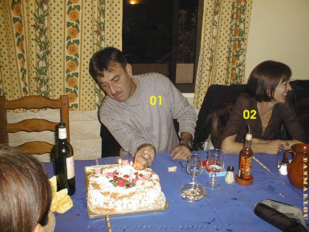 AA 012 ANNIVERSAIRE 2002 BERNARD 50 ANS ET SES BOUGIES LE 11 NOVEMBR 2002.JPG